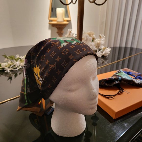 SOLD Louis Vuitton Friends Mask/Bandana - Picture 1 of 11